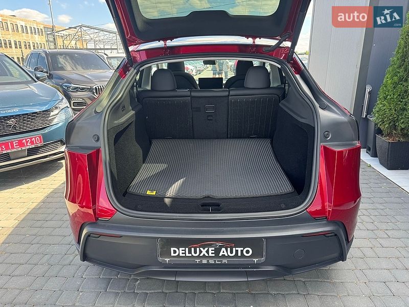 Позашляховик / Кросовер Tesla Model Y 2025 в Івано-Франківську