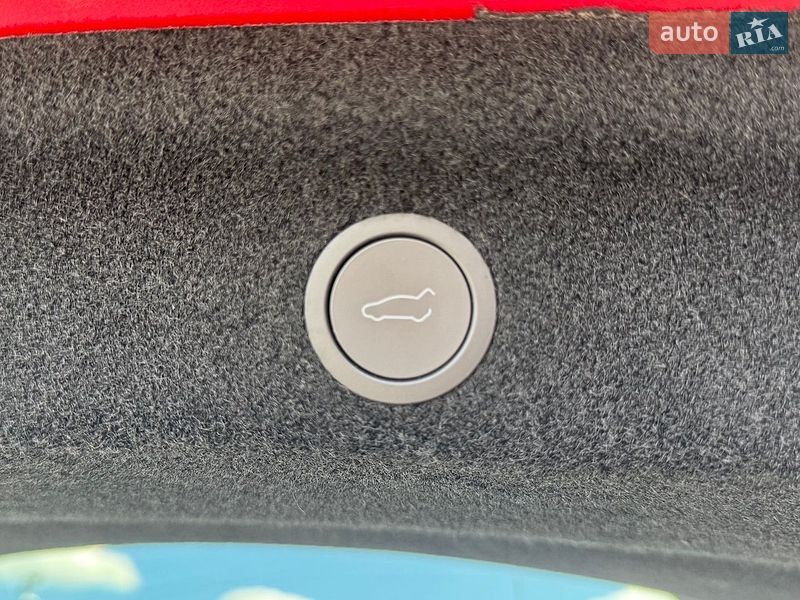 Позашляховик / Кросовер Tesla Model Y 2025 в Івано-Франківську