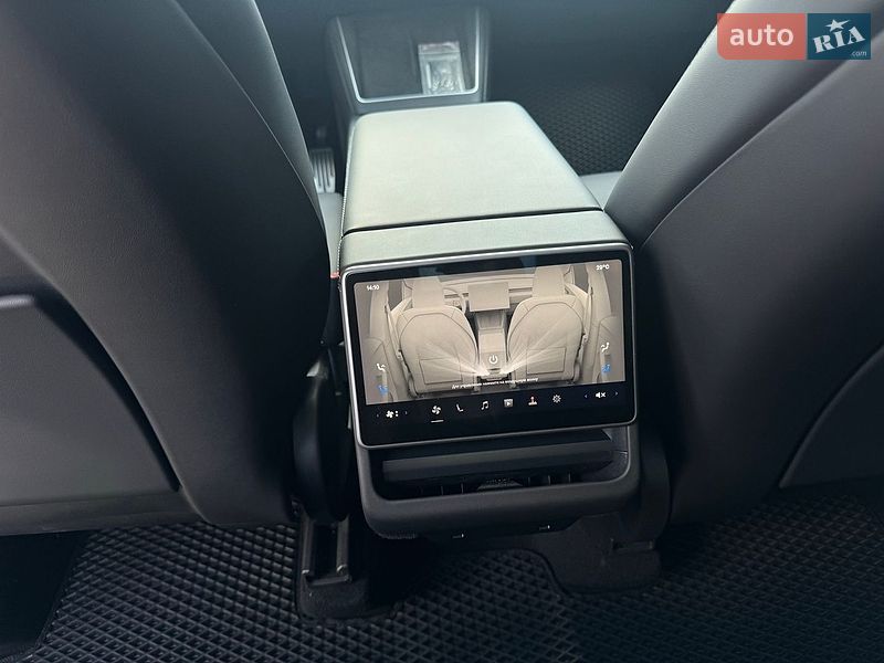 Позашляховик / Кросовер Tesla Model Y 2025 в Івано-Франківську