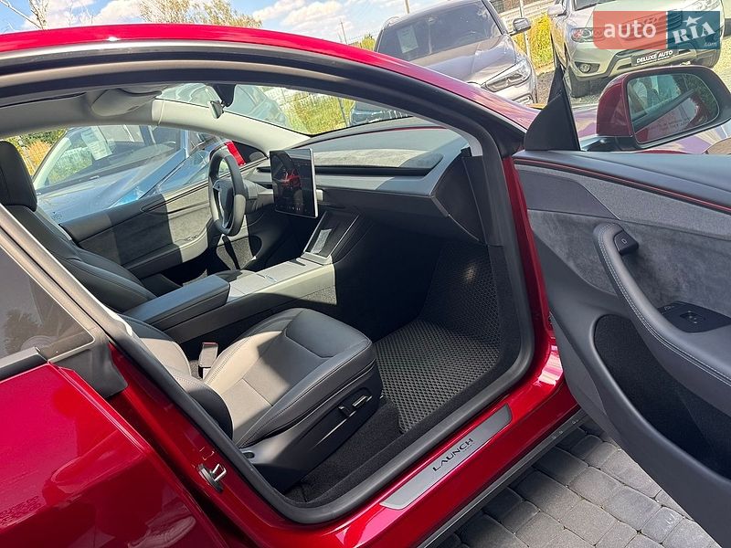 Позашляховик / Кросовер Tesla Model Y 2025 в Івано-Франківську