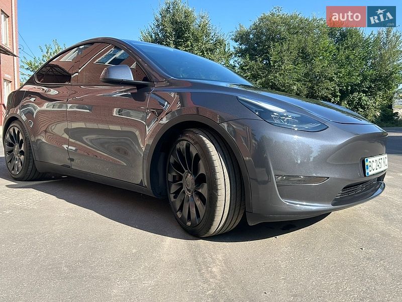 Внедорожник / Кроссовер Tesla Model Y 2022 в Киеве