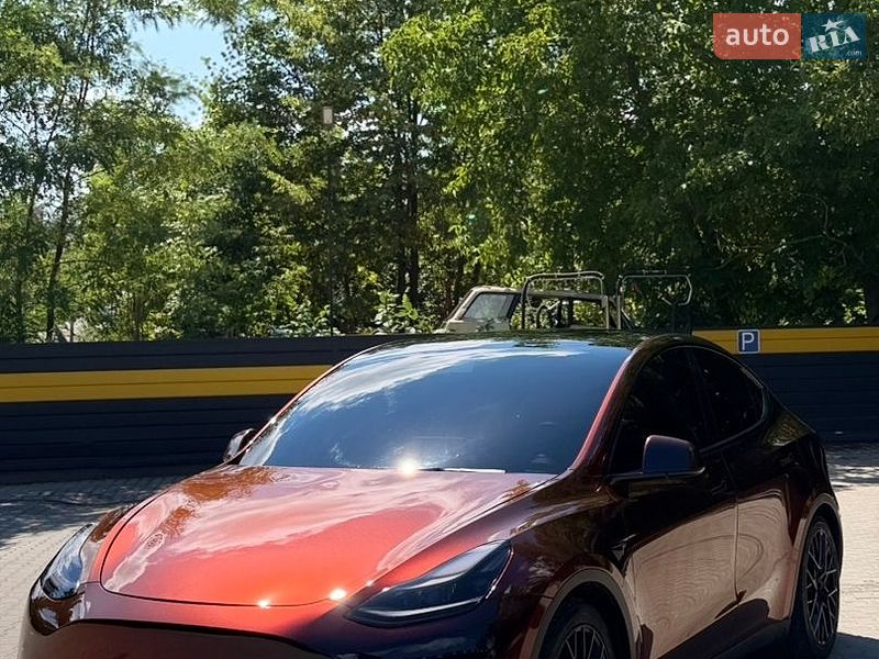 Внедорожник / Кроссовер Tesla Model Y 2021 в Киеве