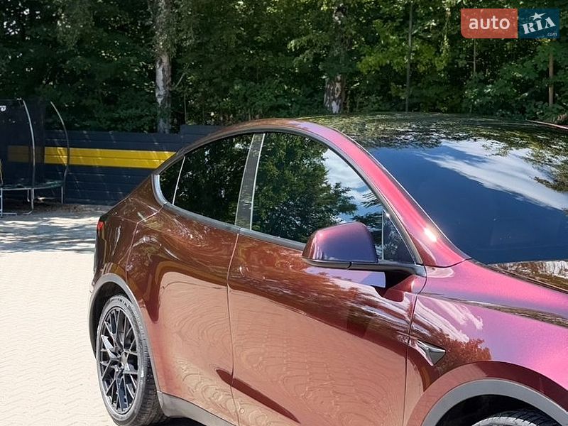 Внедорожник / Кроссовер Tesla Model Y 2021 в Киеве