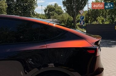 Внедорожник / Кроссовер Tesla Model Y 2021 в Киеве
