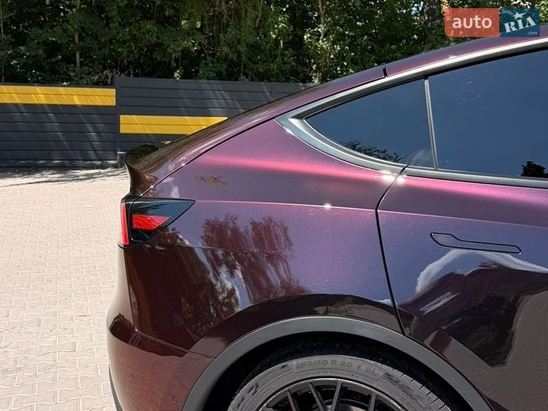 Внедорожник / Кроссовер Tesla Model Y 2021 в Киеве