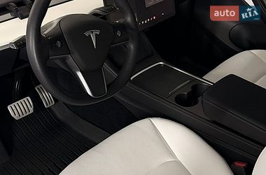 Внедорожник / Кроссовер Tesla Model Y 2021 в Киеве