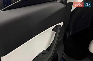 Внедорожник / Кроссовер Tesla Model Y 2021 в Киеве