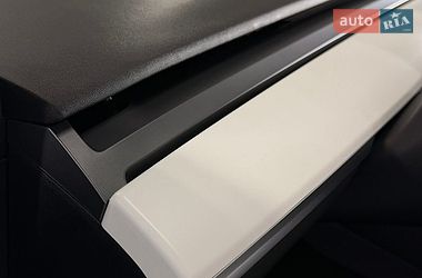 Внедорожник / Кроссовер Tesla Model Y 2021 в Киеве