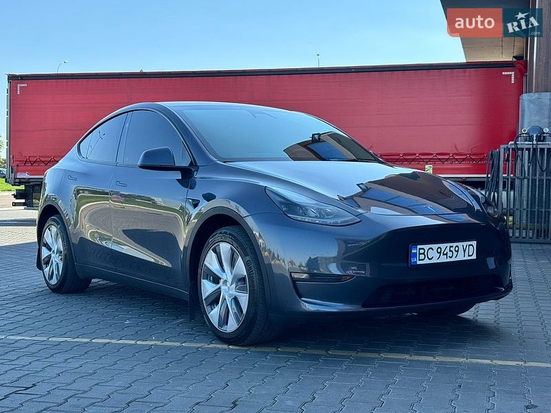 Tesla Model Y 2023
