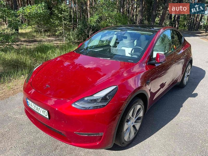 Внедорожник / Кроссовер Tesla Model Y 2024 в Киеве