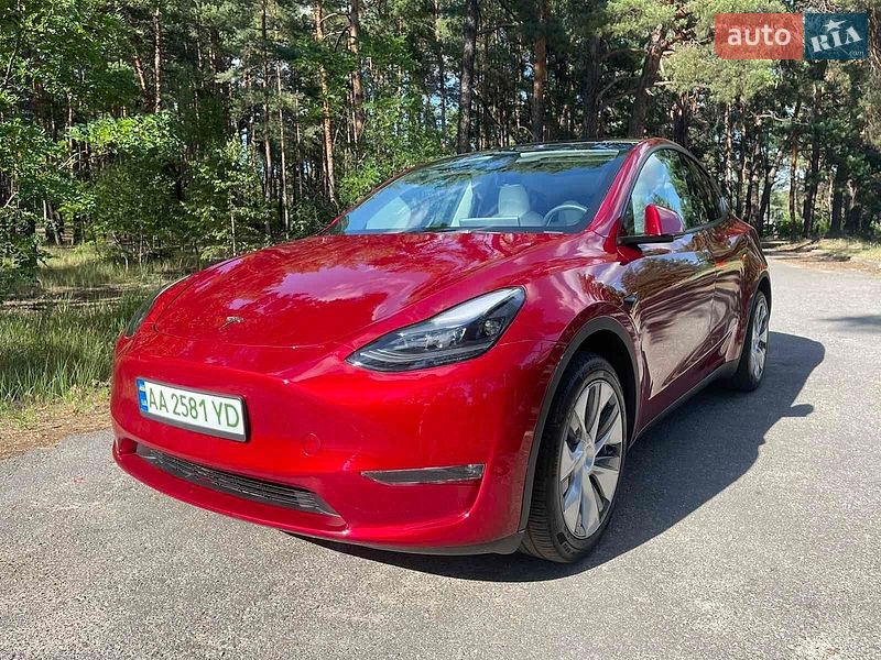 Внедорожник / Кроссовер Tesla Model Y 2024 в Киеве