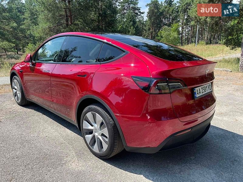 Внедорожник / Кроссовер Tesla Model Y 2024 в Киеве
