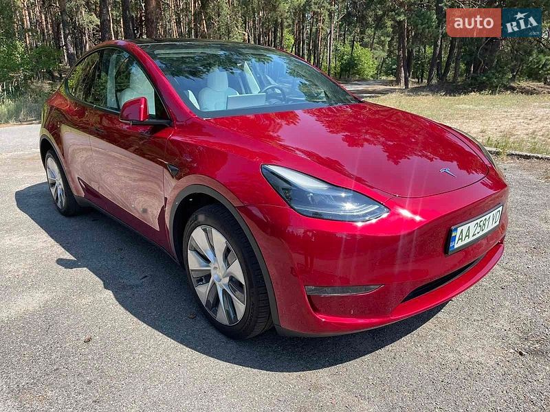 Внедорожник / Кроссовер Tesla Model Y 2024 в Киеве
