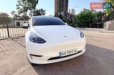 Tesla Model Y  2023