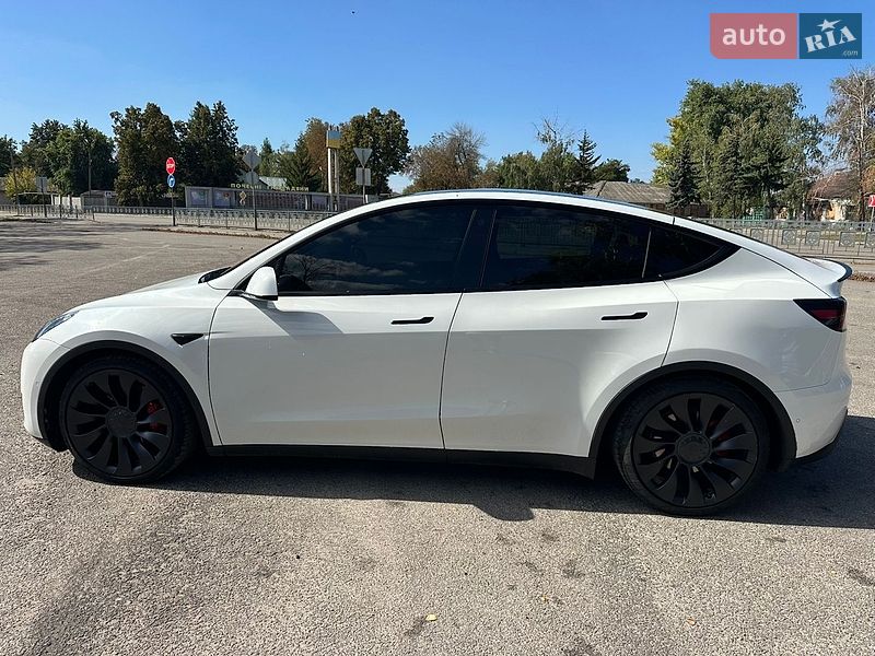 Позашляховик / Кросовер Tesla Model Y 2021 в Первомайську