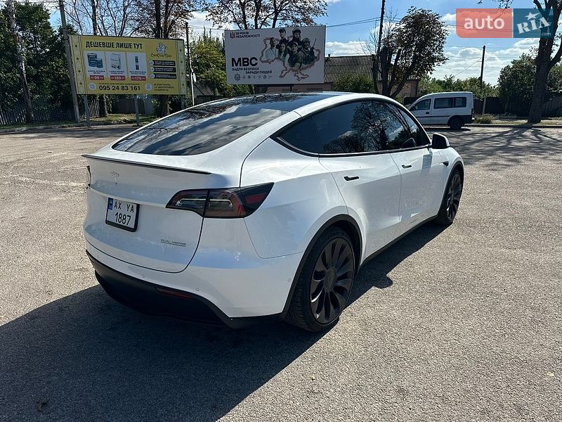 Позашляховик / Кросовер Tesla Model Y 2021 в Первомайську