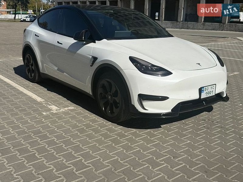 Tesla Model Y 2021