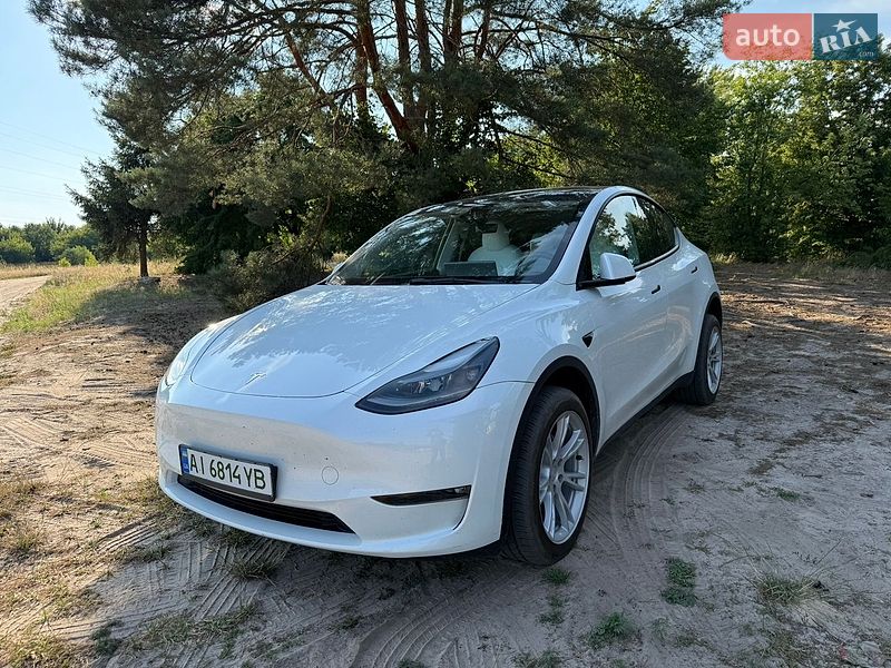 Tesla Model Y 2023