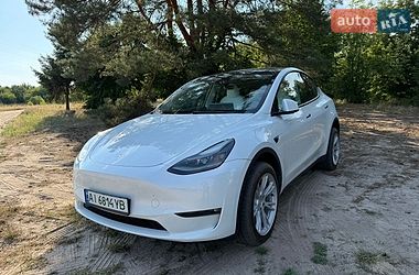 Tesla Model Y  2023