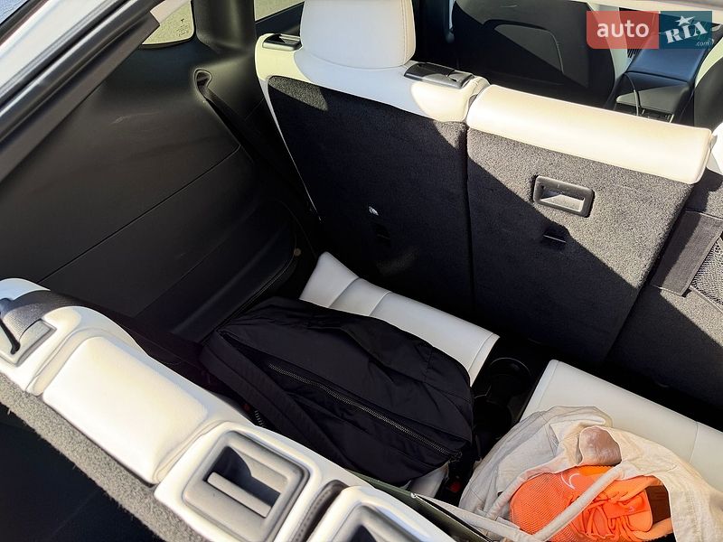 Внедорожник / Кроссовер Tesla Model Y 2021 в Киеве
