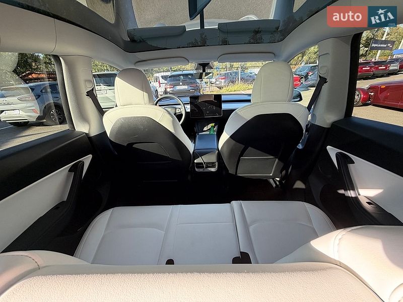 Внедорожник / Кроссовер Tesla Model Y 2021 в Киеве
