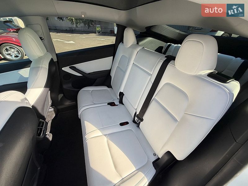 Внедорожник / Кроссовер Tesla Model Y 2021 в Киеве