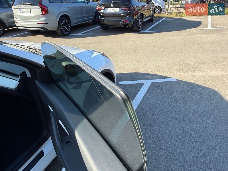 Внедорожник / Кроссовер Tesla Model Y 2021 в Киеве
