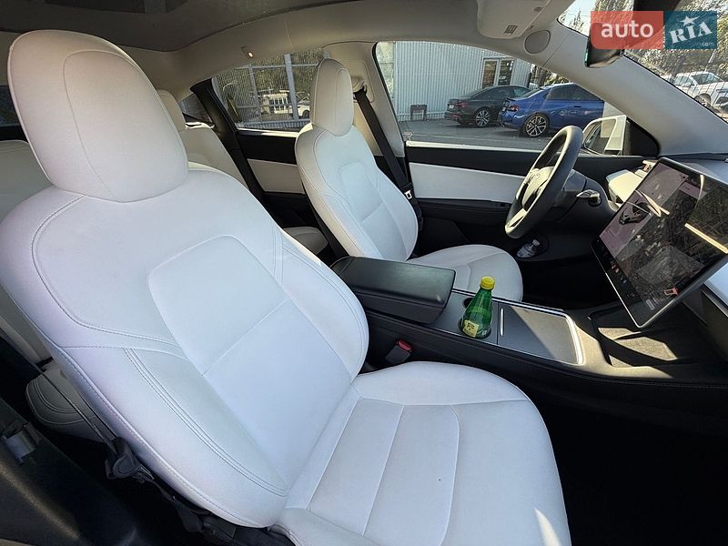 Внедорожник / Кроссовер Tesla Model Y 2021 в Киеве