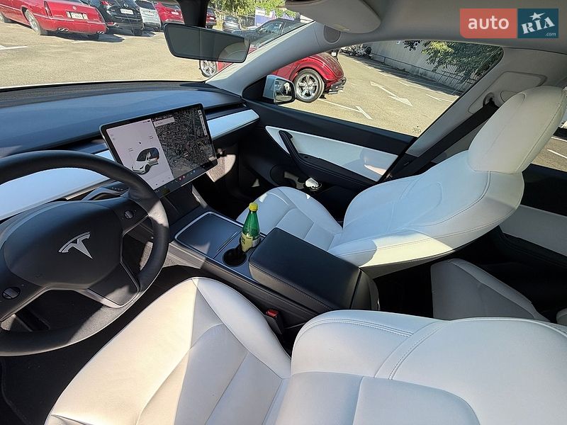 Внедорожник / Кроссовер Tesla Model Y 2021 в Киеве
