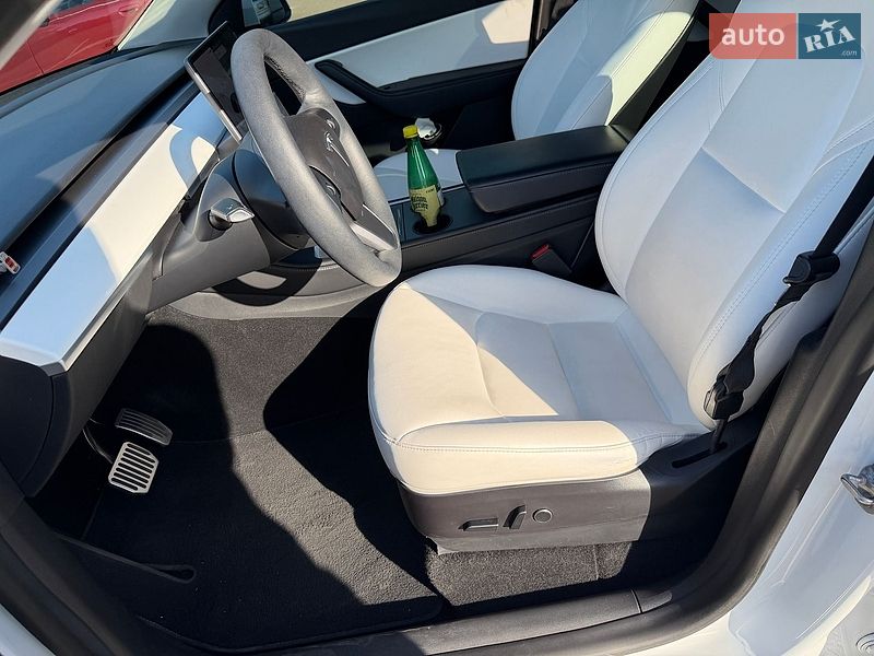Внедорожник / Кроссовер Tesla Model Y 2021 в Киеве
