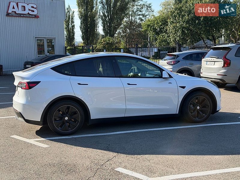 Внедорожник / Кроссовер Tesla Model Y 2021 в Киеве