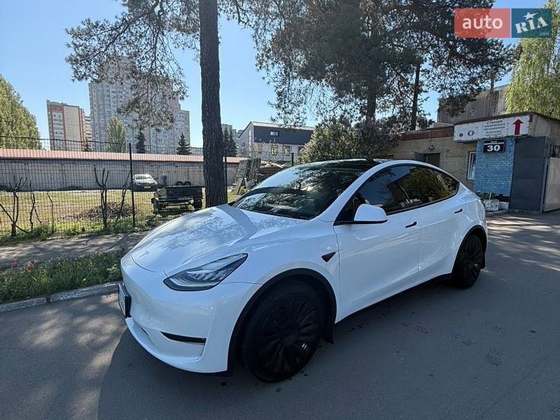 Внедорожник / Кроссовер Tesla Model Y 2023 в Киеве