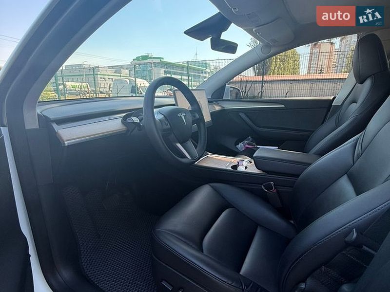 Внедорожник / Кроссовер Tesla Model Y 2023 в Киеве