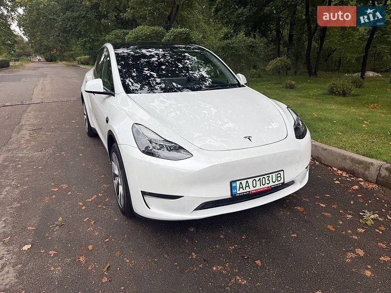 Внедорожник / Кроссовер Tesla Model Y 2023 в Киеве