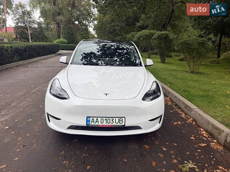 Внедорожник / Кроссовер Tesla Model Y 2023 в Киеве