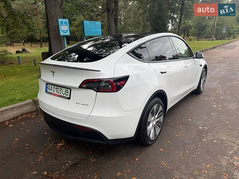Внедорожник / Кроссовер Tesla Model Y 2023 в Киеве