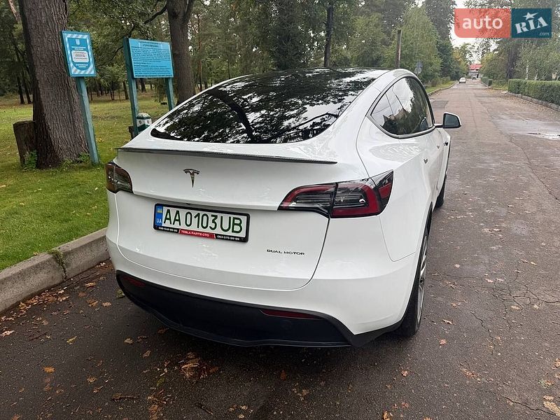 Внедорожник / Кроссовер Tesla Model Y 2023 в Киеве