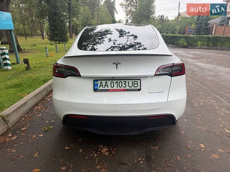 Внедорожник / Кроссовер Tesla Model Y 2023 в Киеве