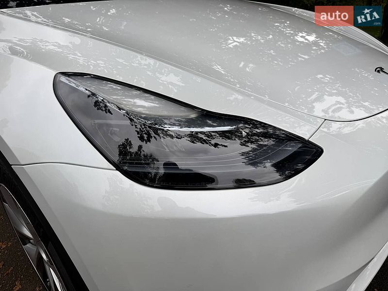 Внедорожник / Кроссовер Tesla Model Y 2023 в Киеве