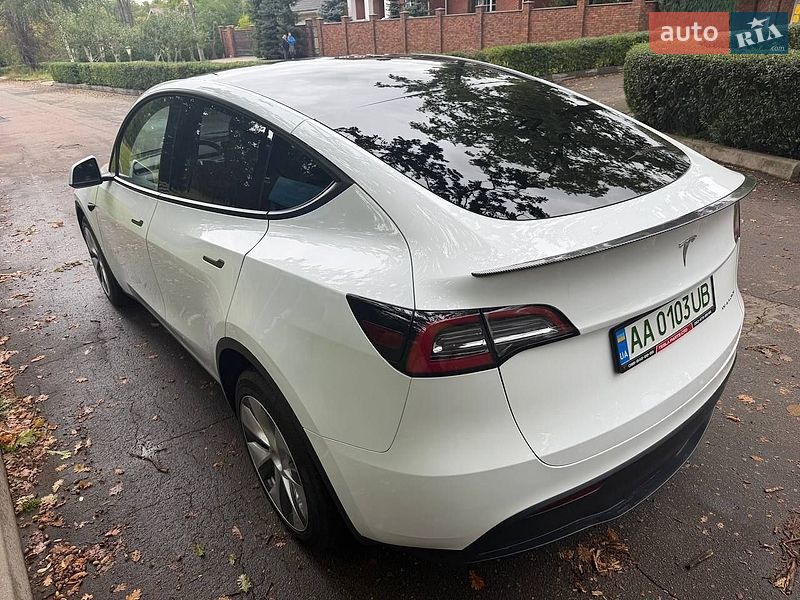 Внедорожник / Кроссовер Tesla Model Y 2023 в Киеве