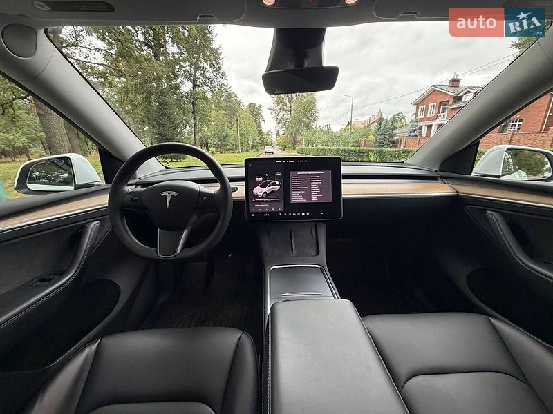 Внедорожник / Кроссовер Tesla Model Y 2023 в Киеве