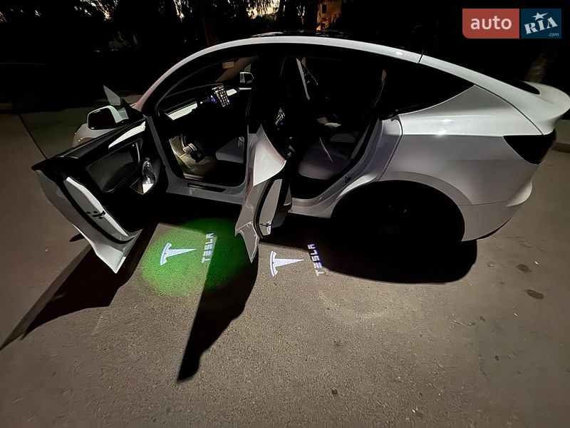 Внедорожник / Кроссовер Tesla Model Y 2022 в Самборе