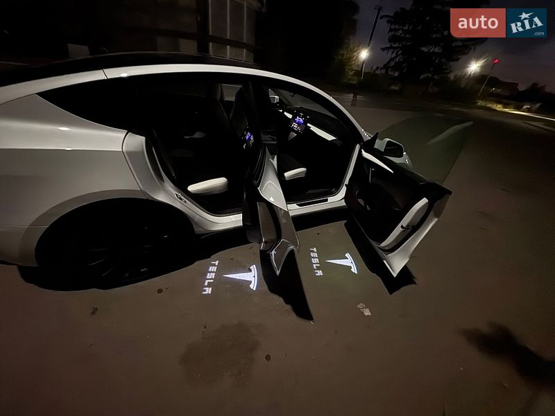 Внедорожник / Кроссовер Tesla Model Y 2022 в Самборе