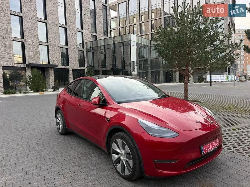 Tesla Model Y 2023