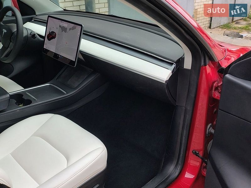 Позашляховик / Кросовер Tesla Model Y 2021 в Києві
