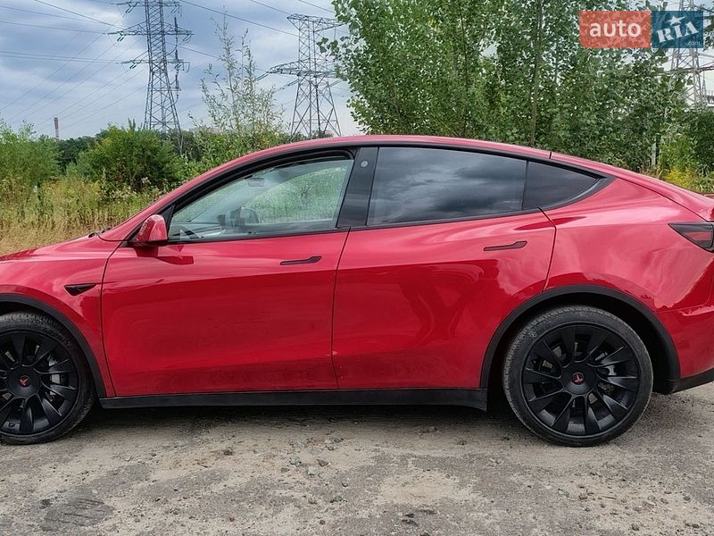 Позашляховик / Кросовер Tesla Model Y 2021 в Києві