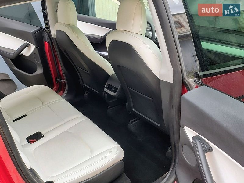 Позашляховик / Кросовер Tesla Model Y 2021 в Києві