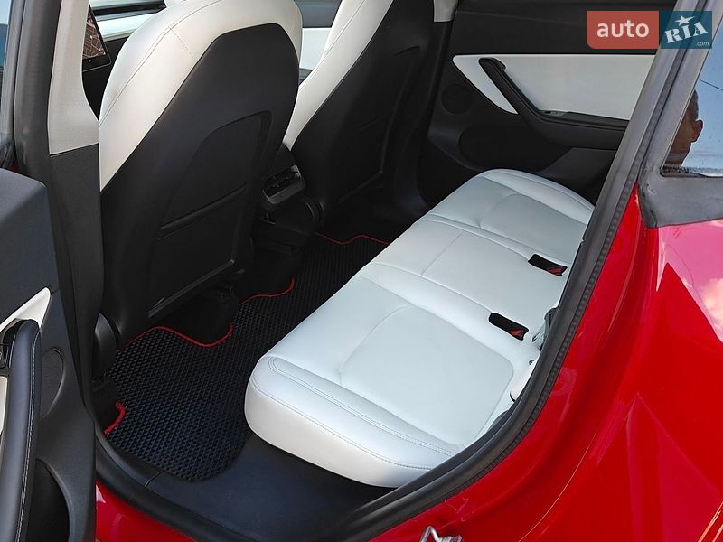 Позашляховик / Кросовер Tesla Model Y 2020 в Києві