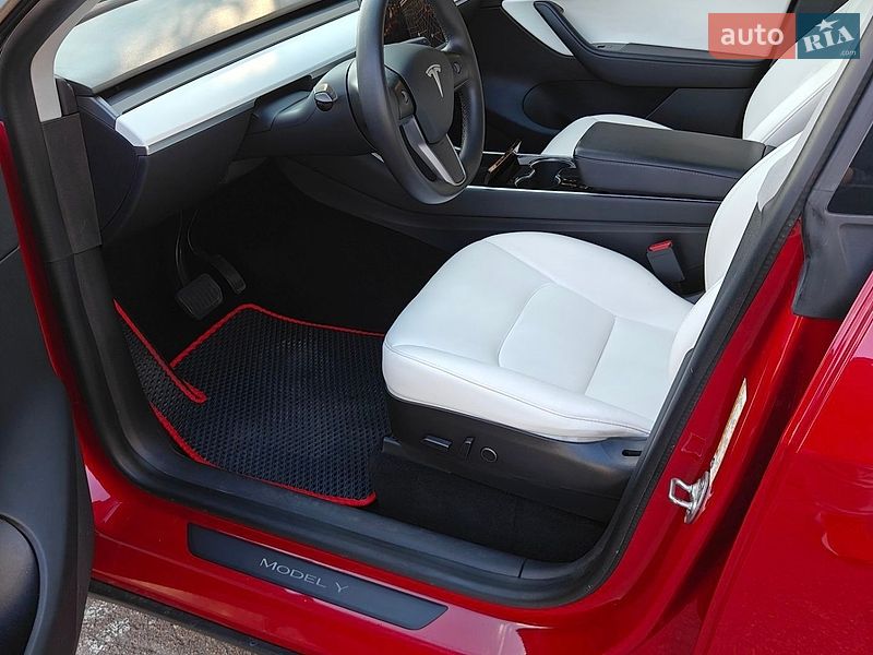 Позашляховик / Кросовер Tesla Model Y 2020 в Києві