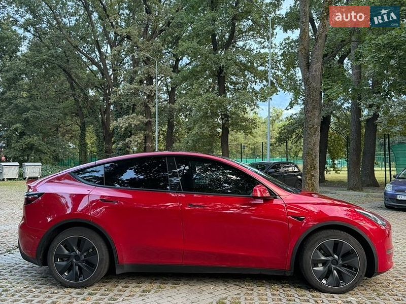 Позашляховик / Кросовер Tesla Model Y 2020 в Харкові